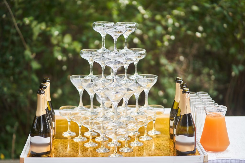 Wedding beverage dispensers to make your guests drool [Updated for 2022!] •  Offbeat Wed (was Offbeat Bride)